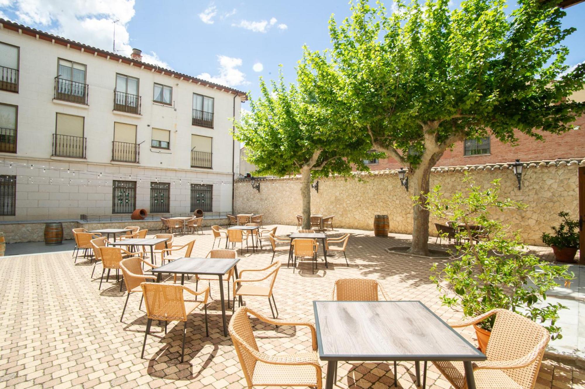 Azz Penafiel Las Claras Hotel & Spa Экстерьер фото