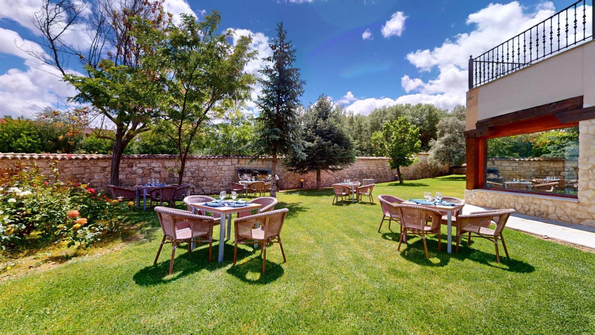 Azz Penafiel Las Claras Hotel & Spa Экстерьер фото